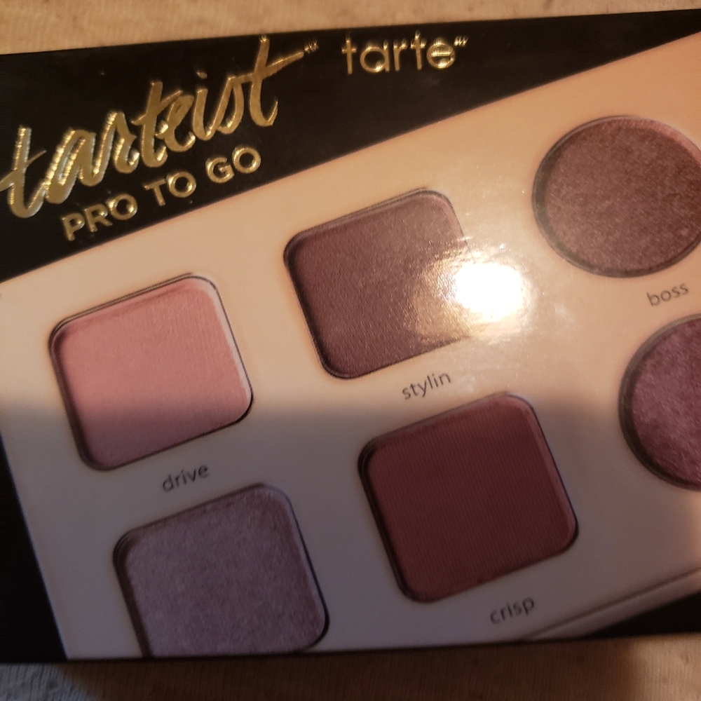 Tarte Tarteist mini pallet.